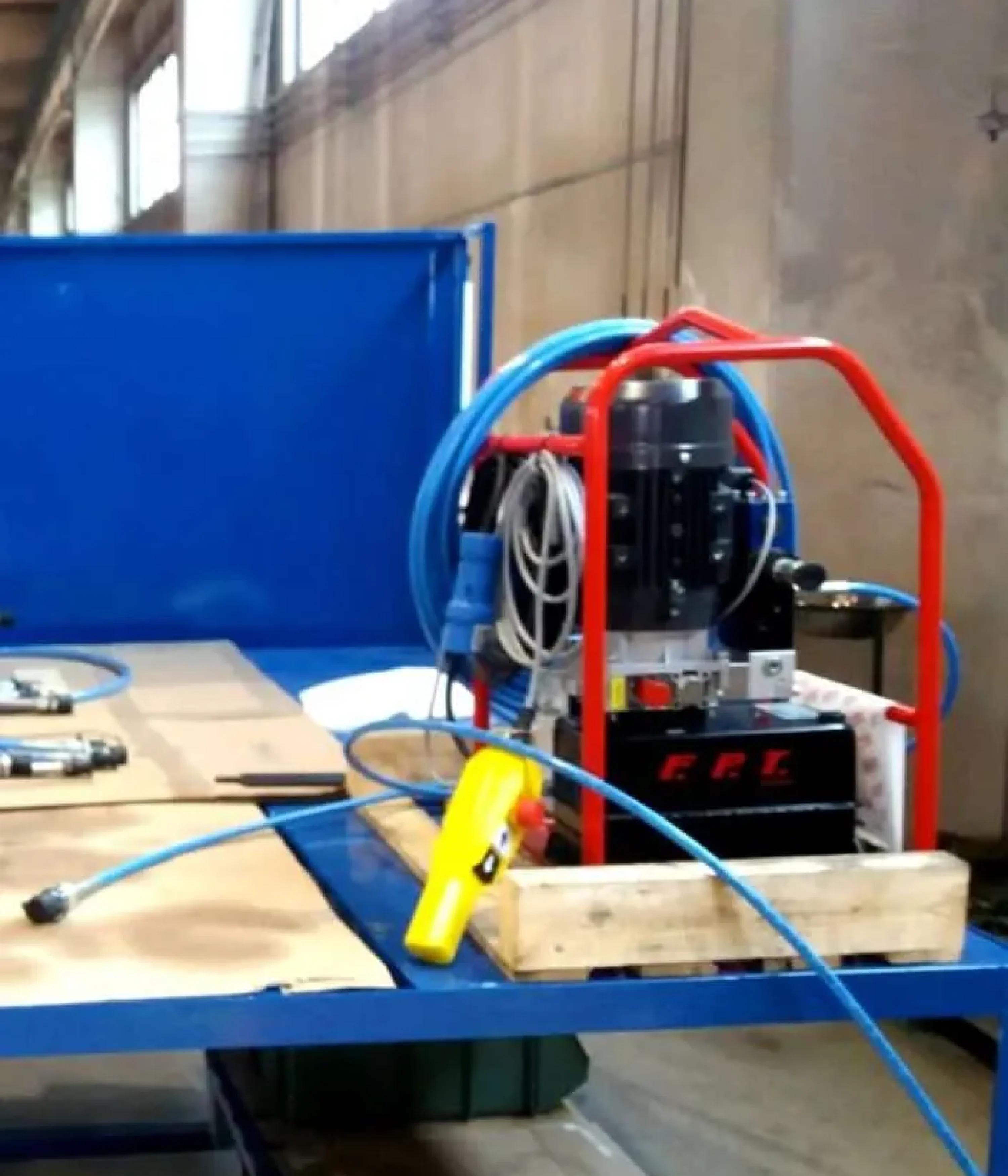 Custom-made-hydraulic-bolt-tensioners-1-705x1024