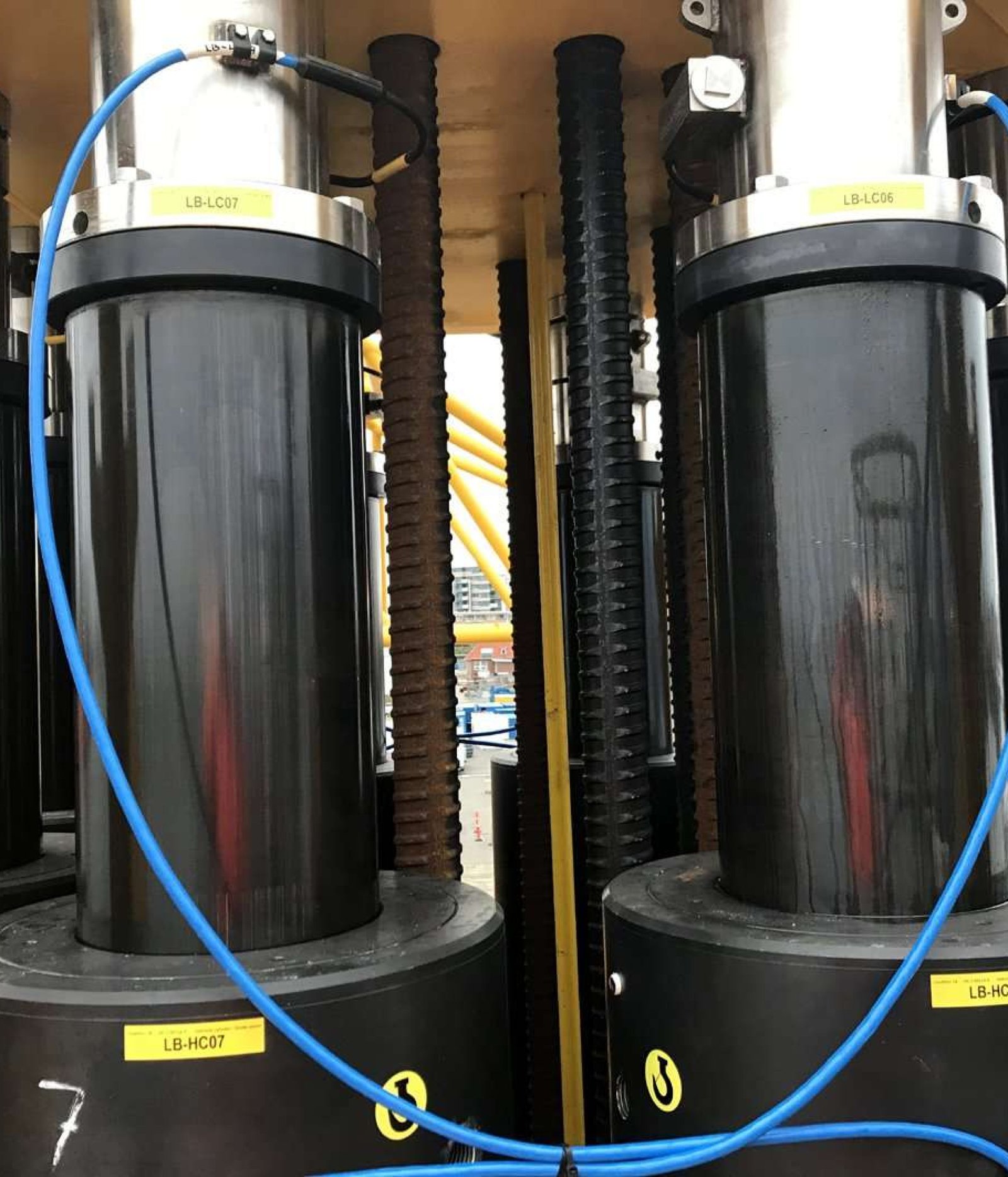 High-tonnage-hydraulic-cylinders-5