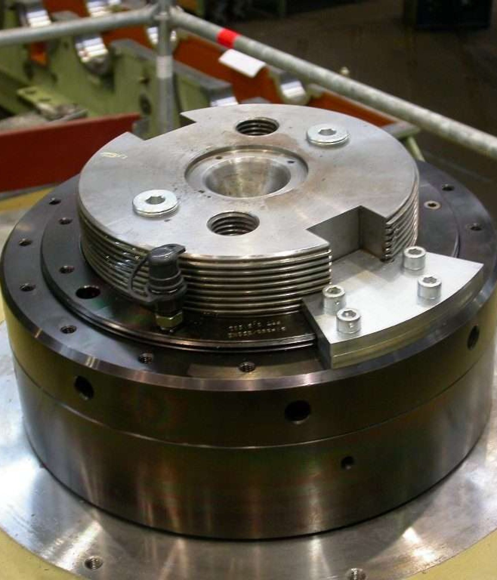 Hydraulic-nut