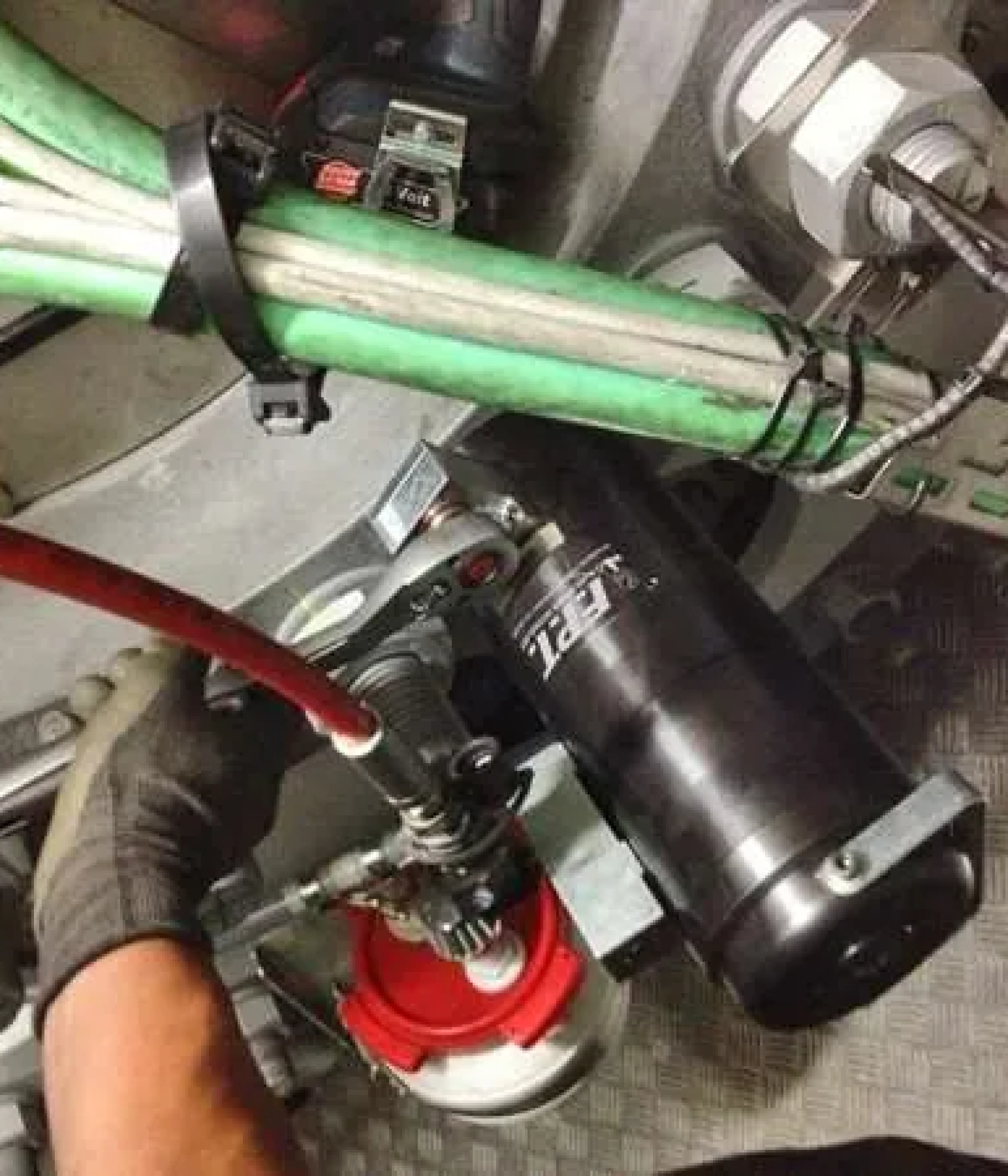 Wind-Turbine-Tensioners