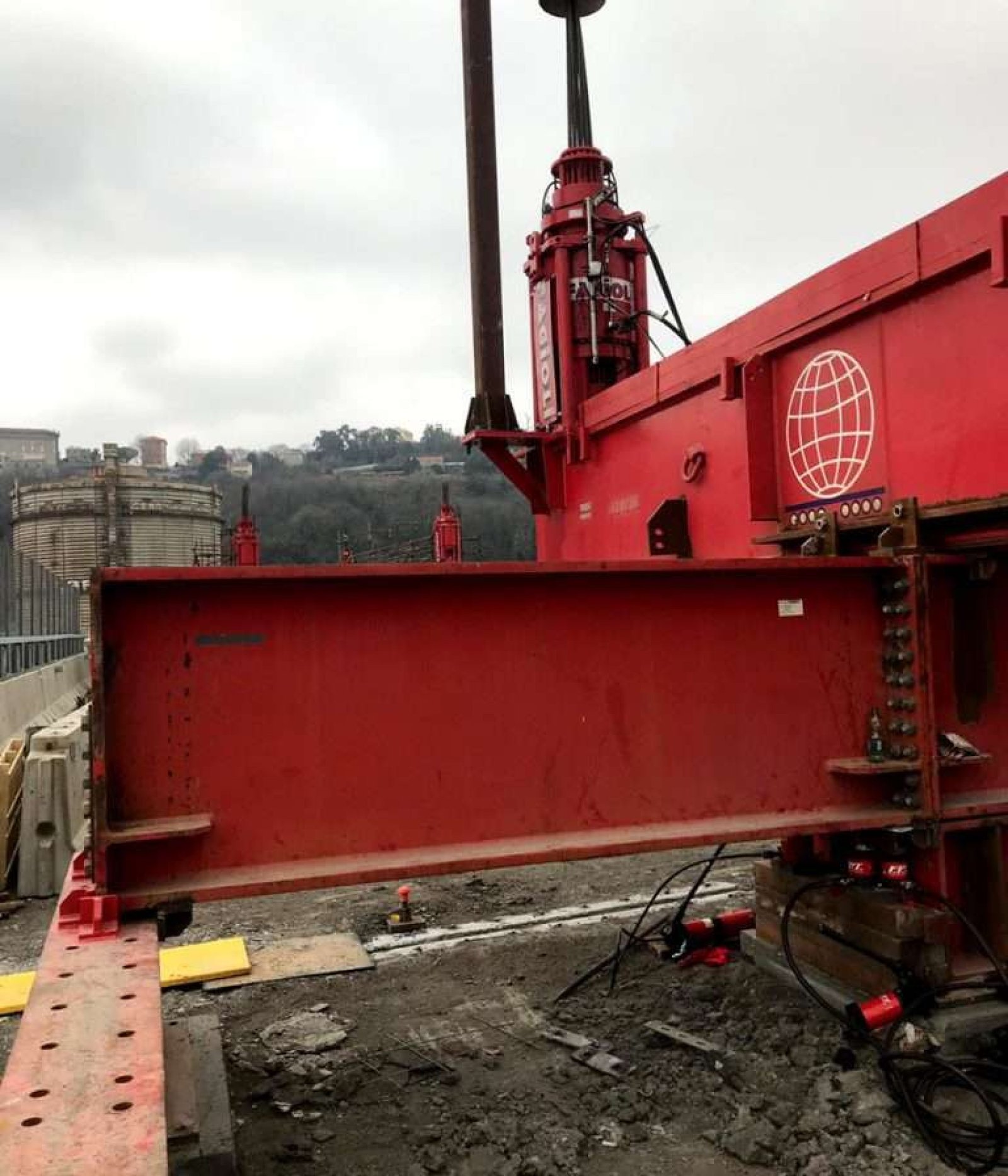 bridge-construction-genoa-fpt-768x1024[1]
