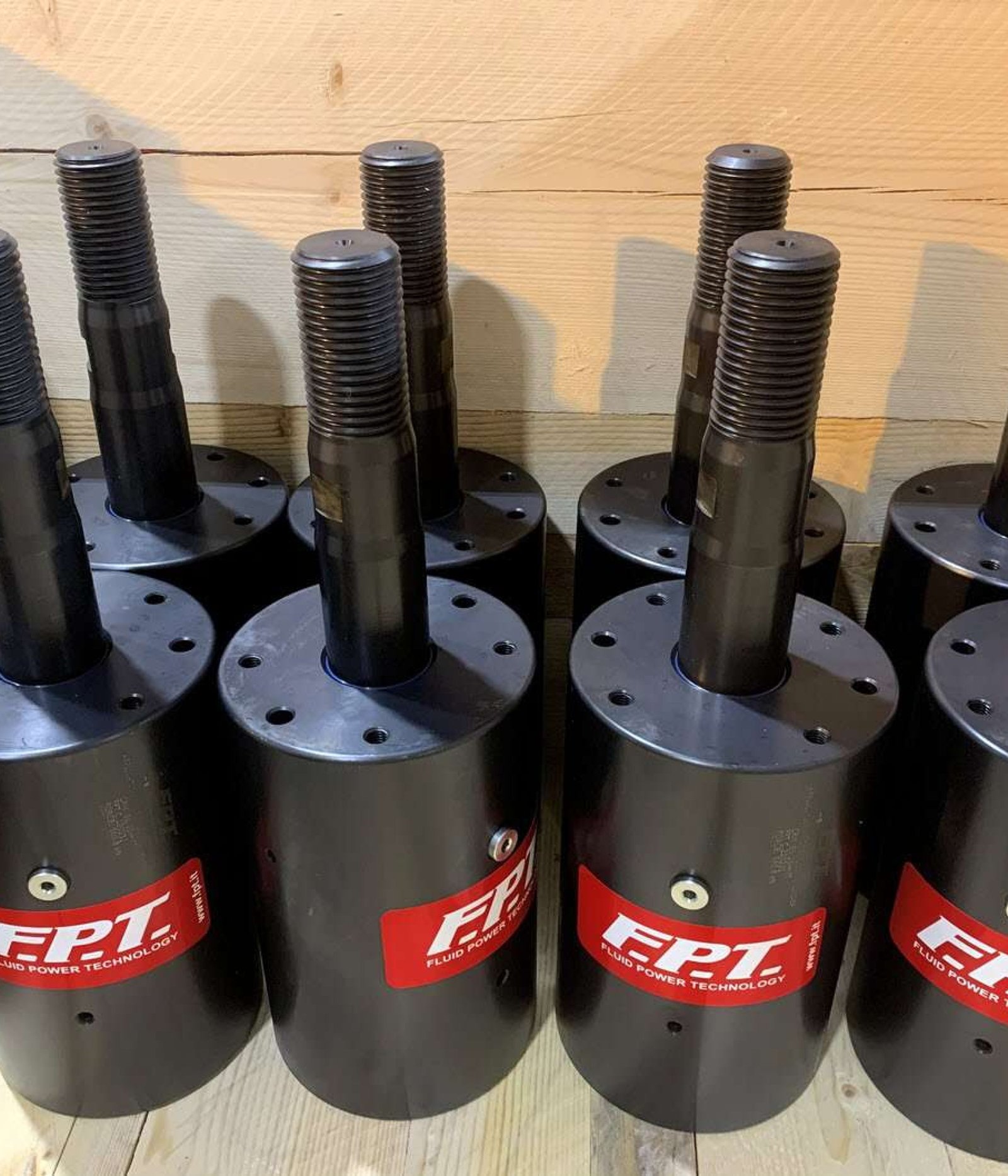 custom-hydraulic-cylinders-2[1]