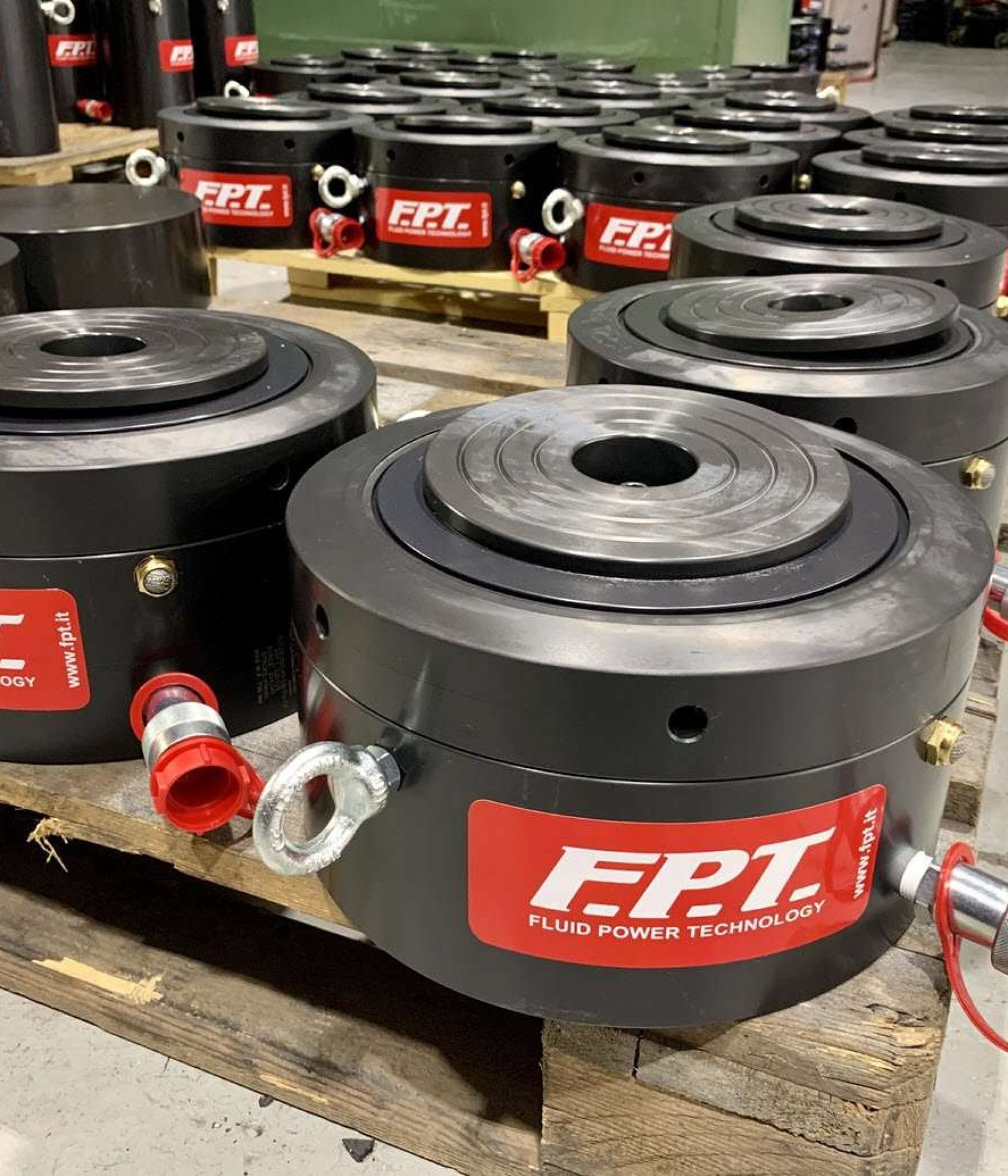custom-hydraulic-jacks-2[1]