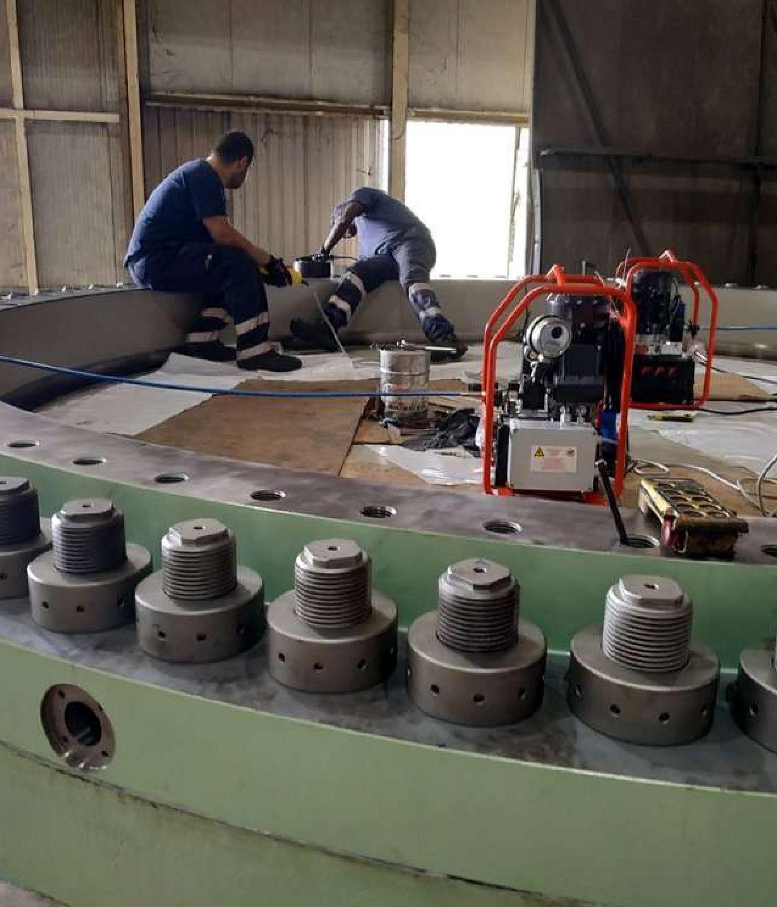 electric-bolt-tensioner-pump