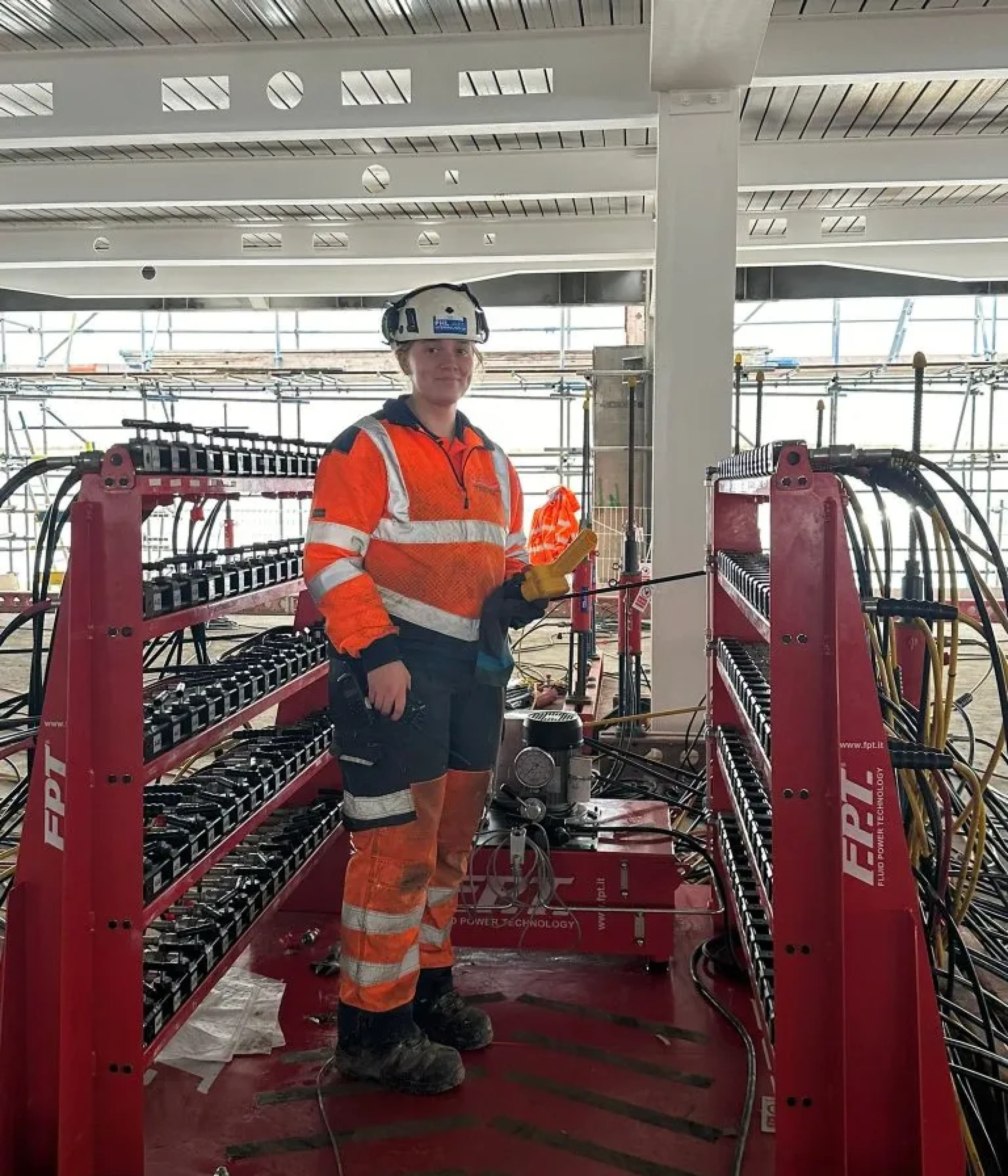 fpt-sollevamento-idraulico-jacking-system-london-4-768x1024