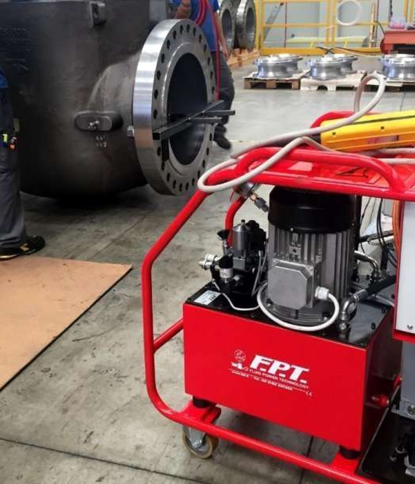 high-flow-pump-for-torque-wrenches-1