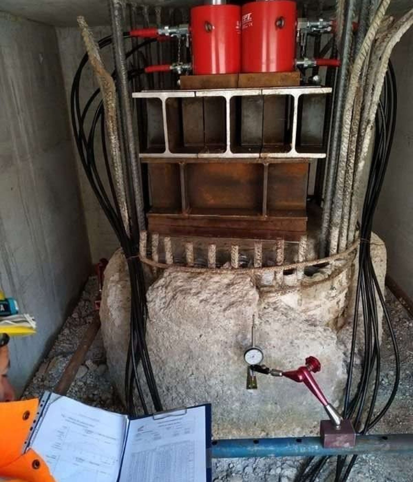 high-tonnage-compact-cylinders-1-rotated-e1664901597174