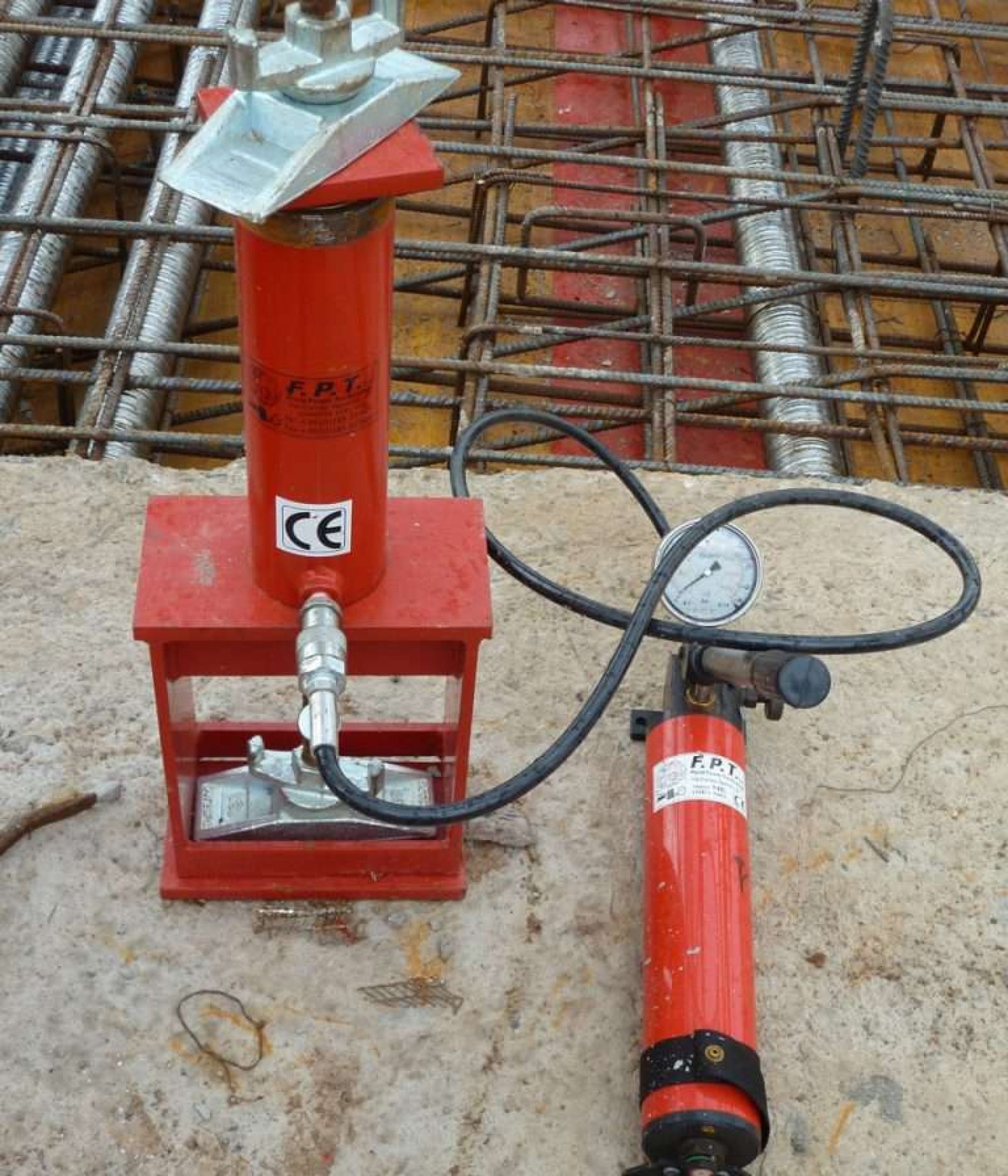 hollow-hydraulic-cylinders-2-1