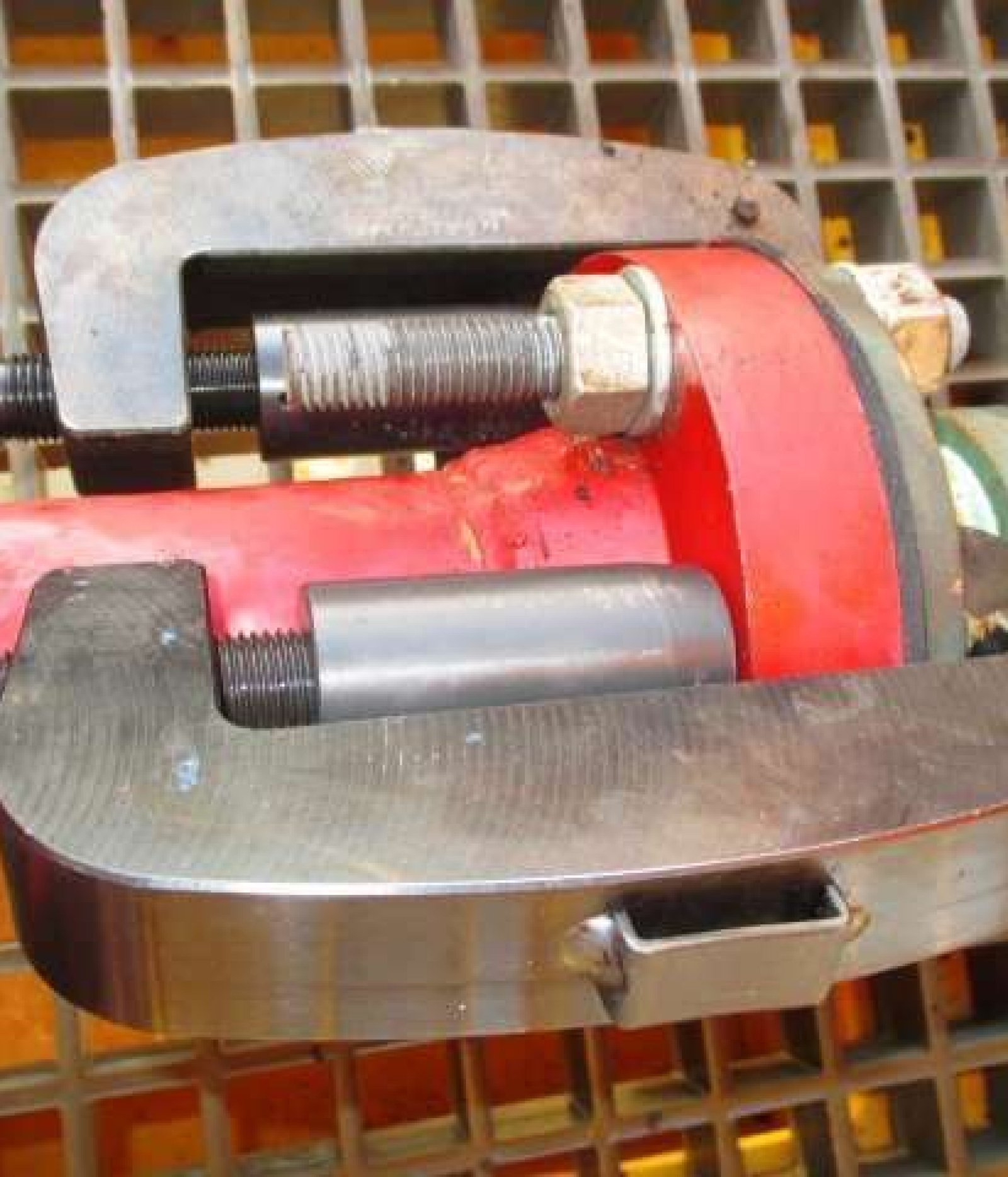 hot-bolt-clamp-system-2-1