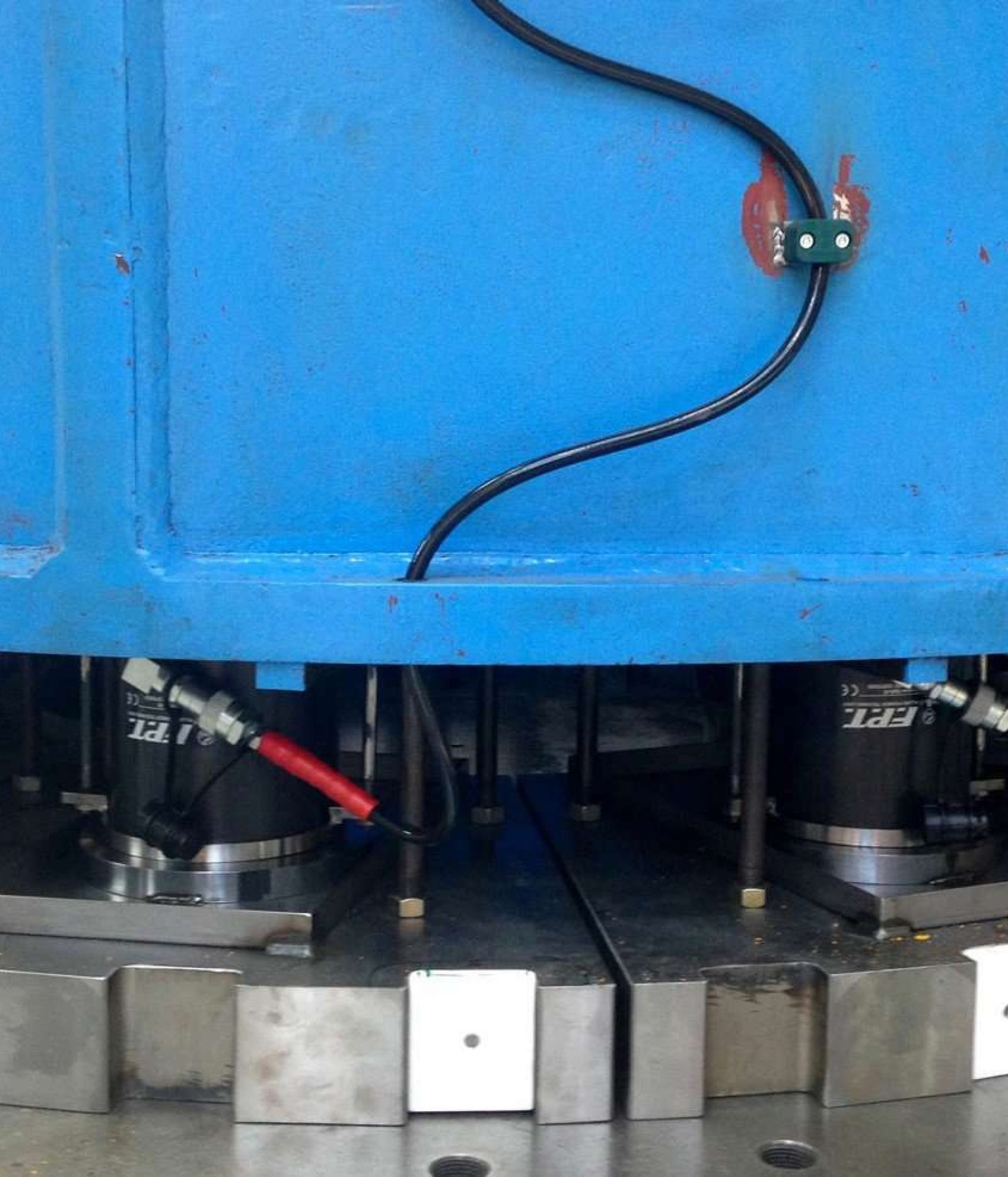 hydraulic-cylinders-load-return-lock-nut