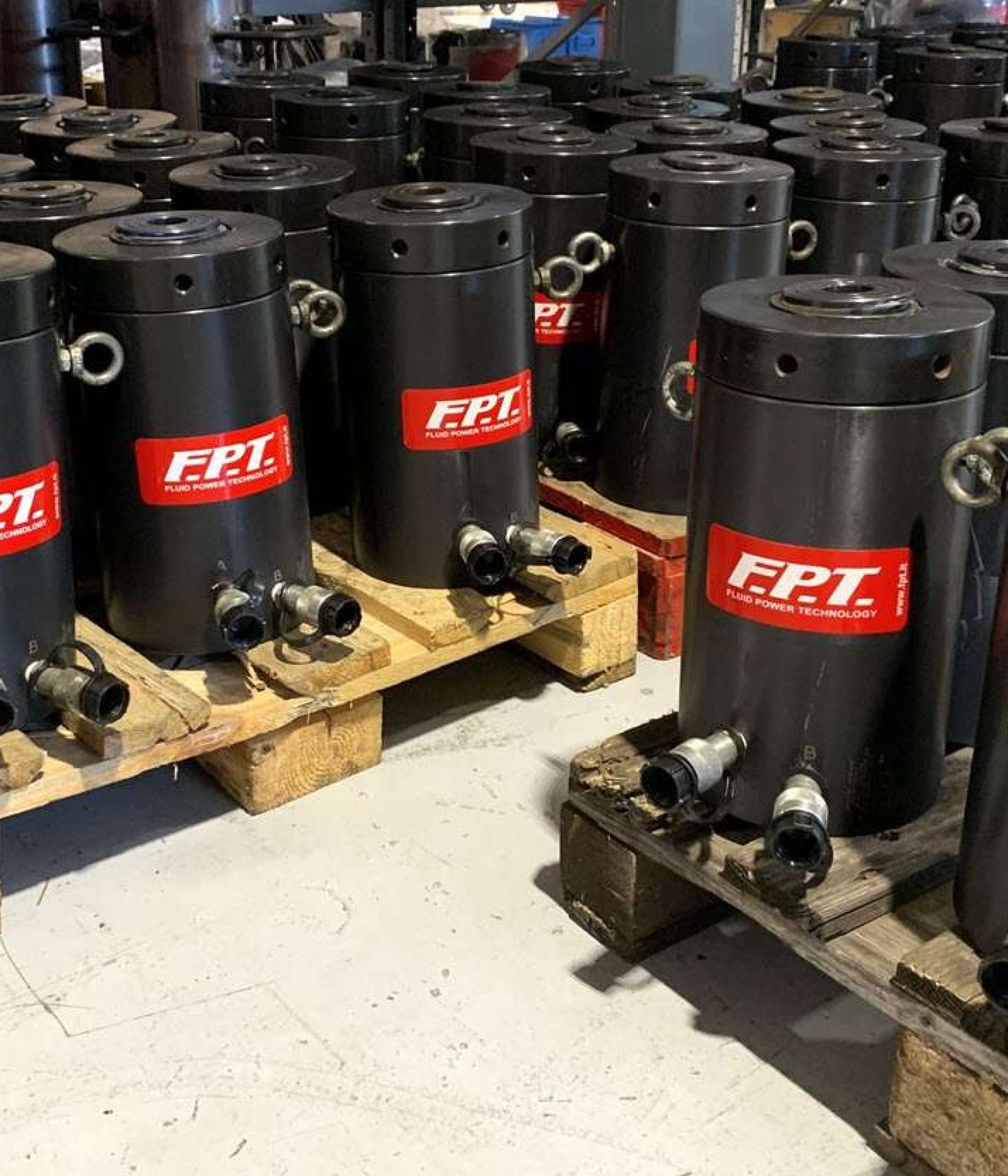 lifting-hydraulic-jacks[1]