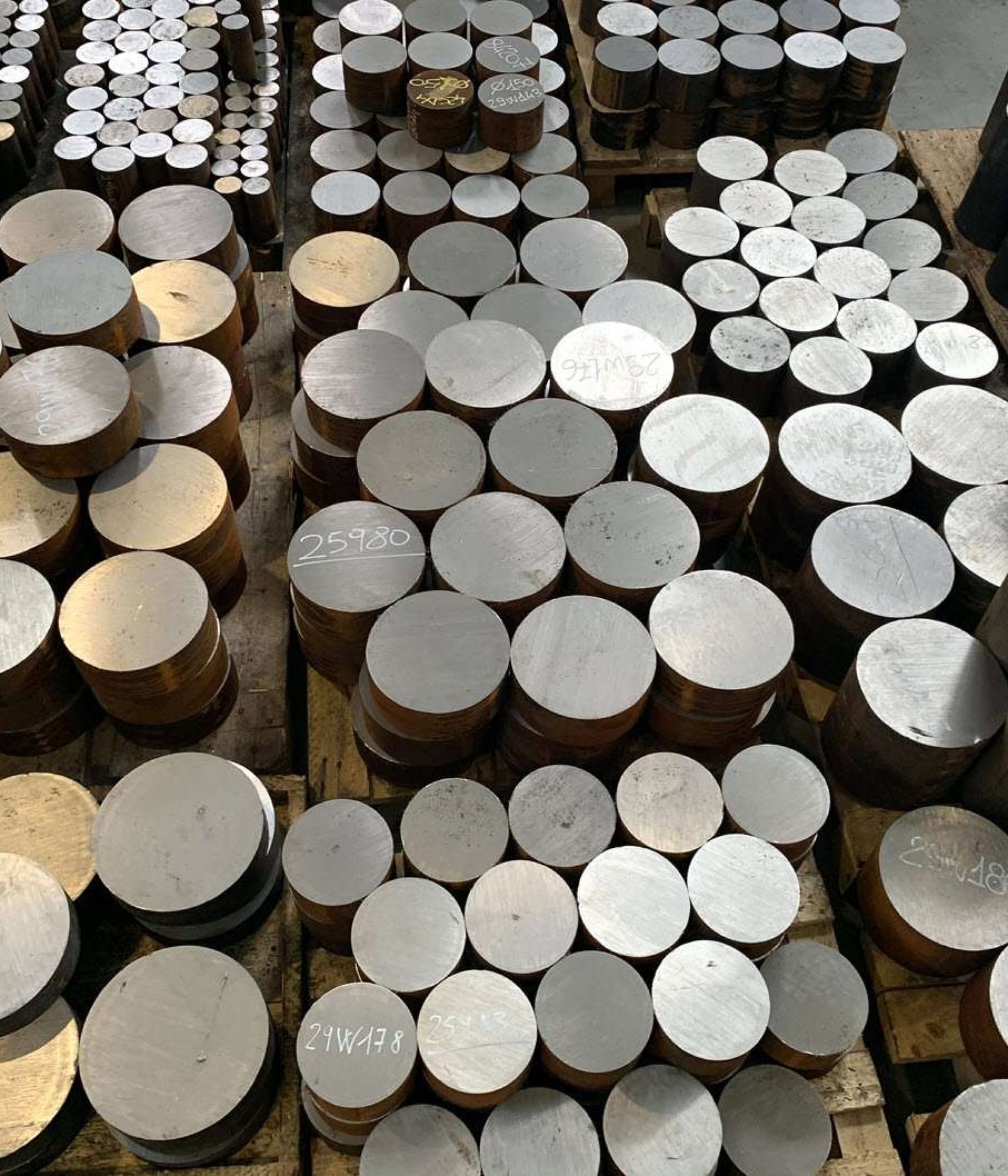 production-of-hydraulic-jacks[1]