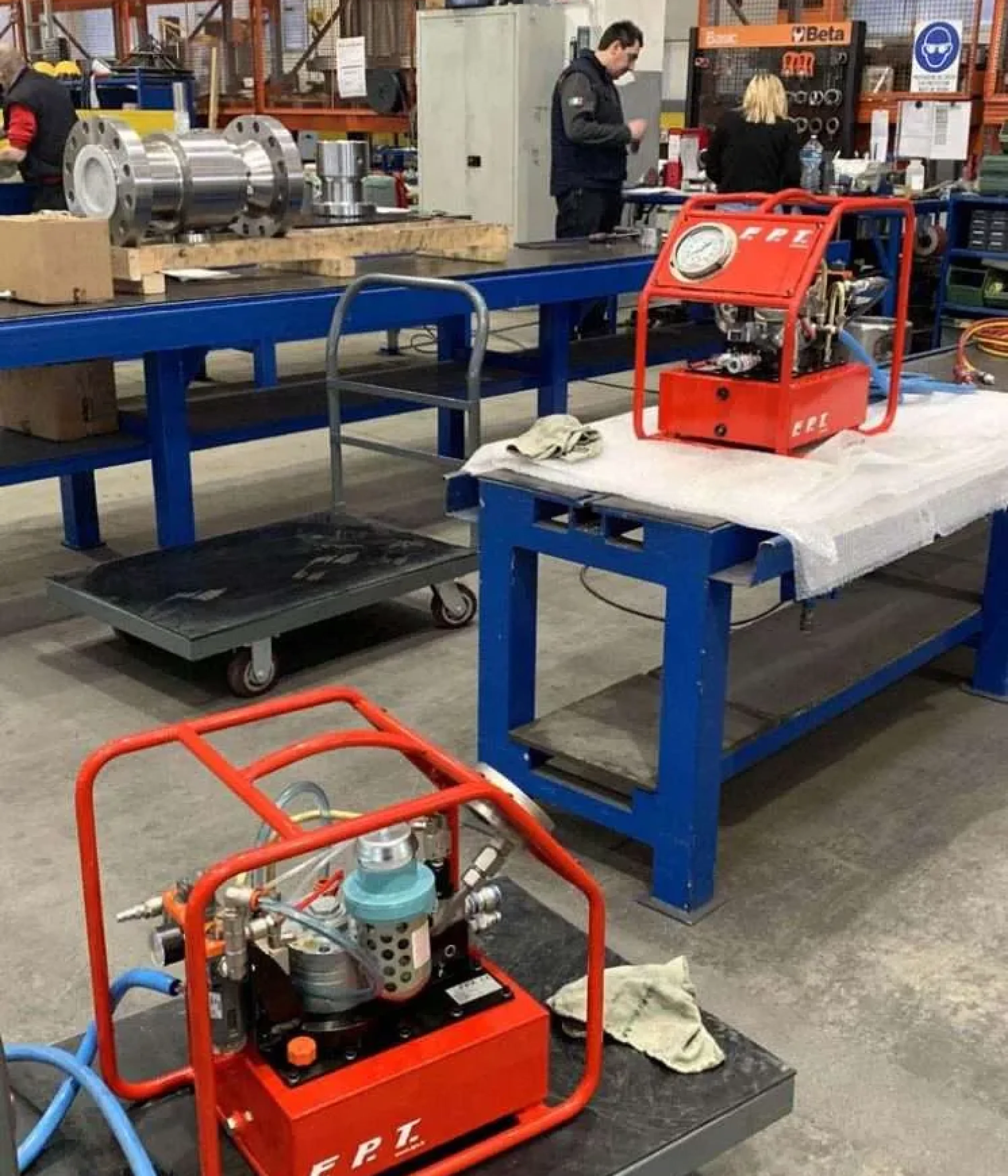 pumps-for-hydraulic-torque-wrenches-1-746x1024