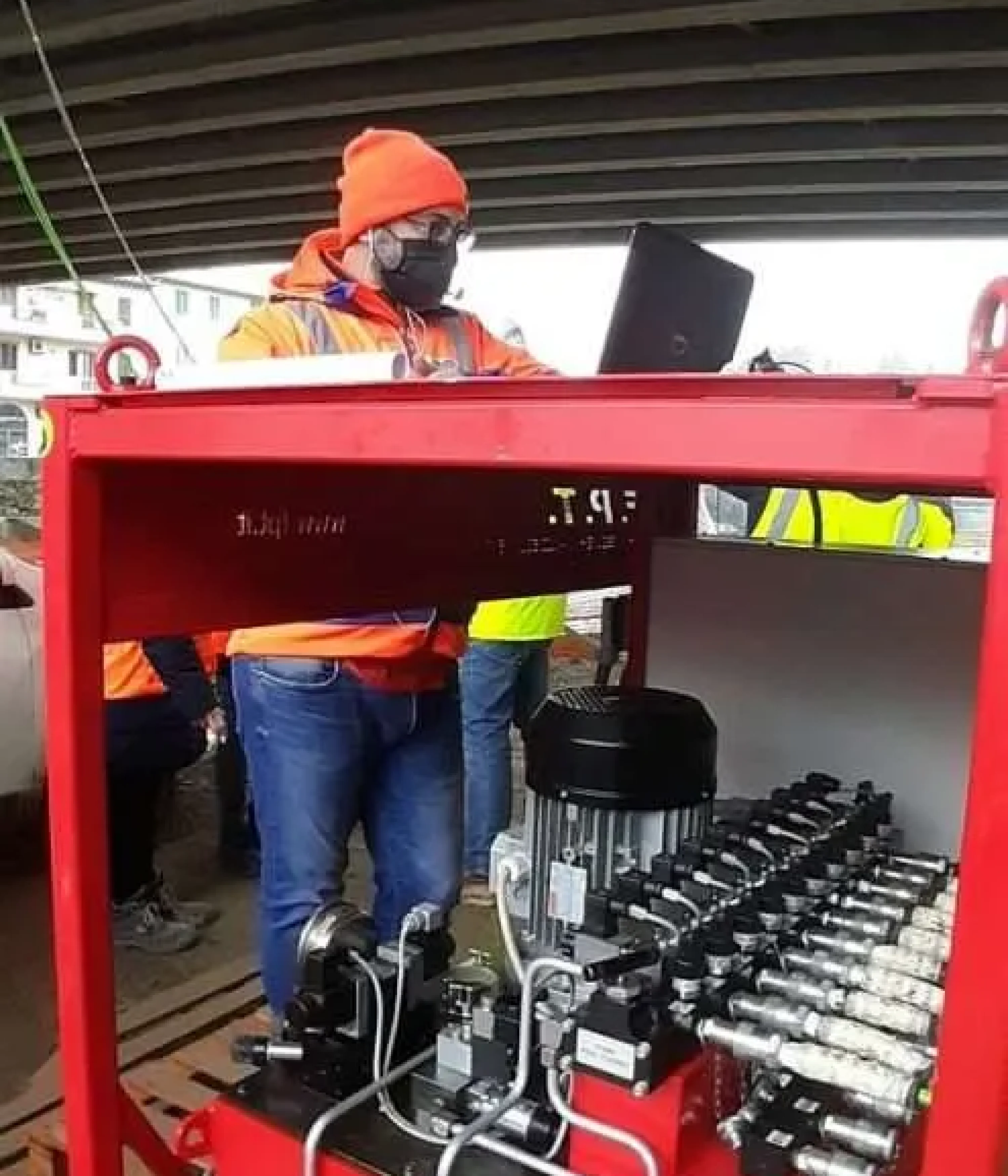 synchronous-lifting-system-2-1-495x1024