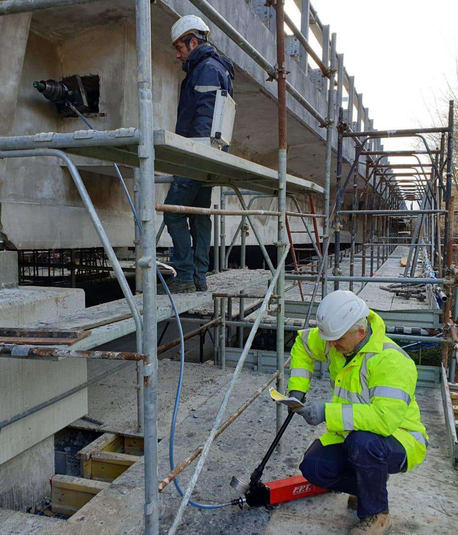 tensioning-dywidag-bars-2